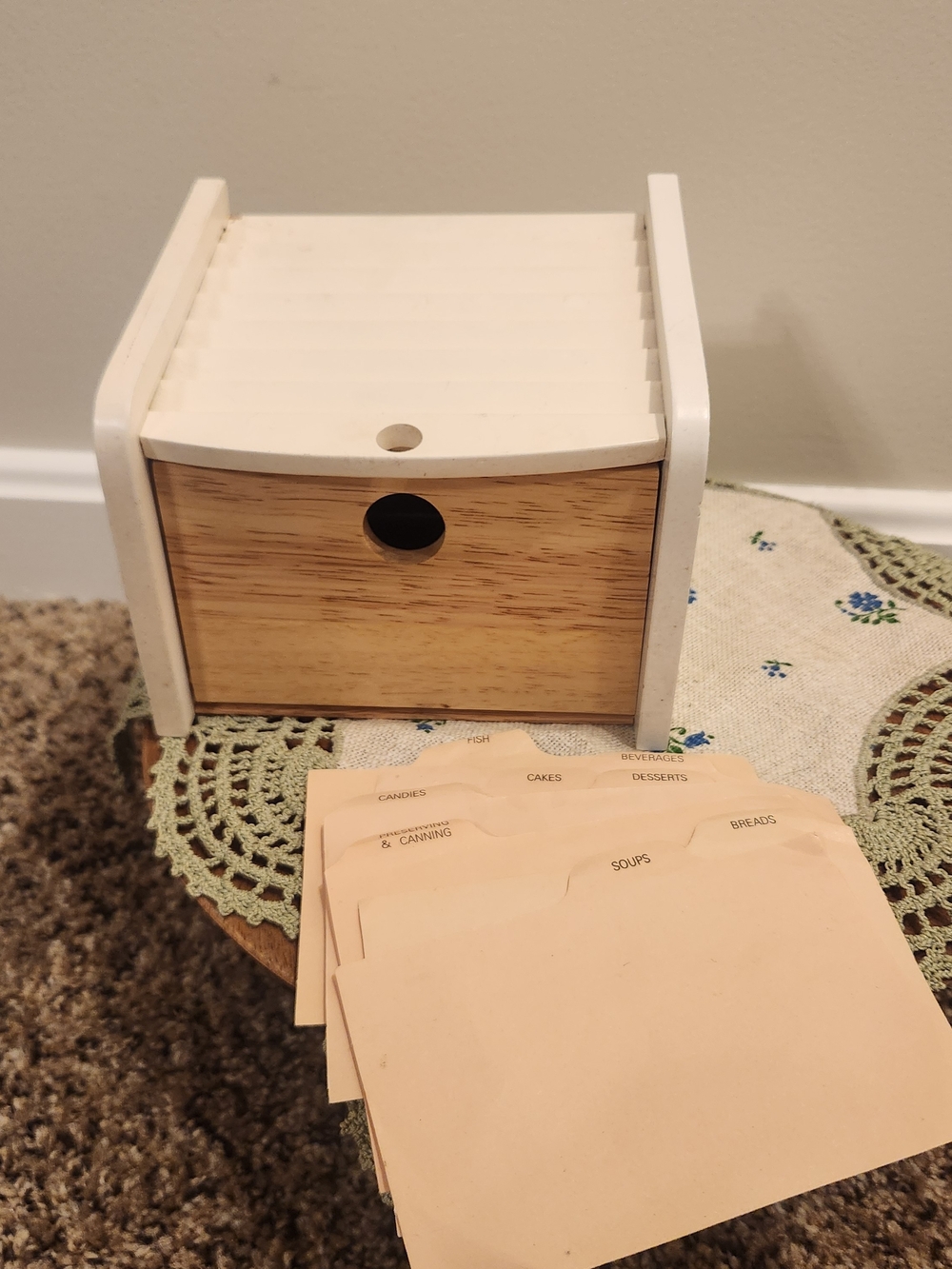 Light Wood And White Recipe Box with 9 Pre-Tabbed Dividers